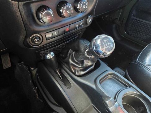 Used 2016 Jeep Wrangler Unlimited Sahara AWD/4WD image 30
