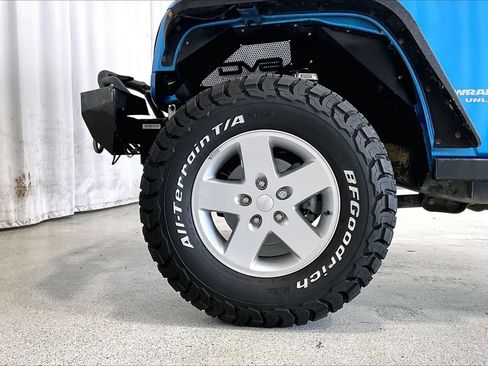 Used 2010 Jeep Wrangler Unlimited Sport AWD/4WD image 6