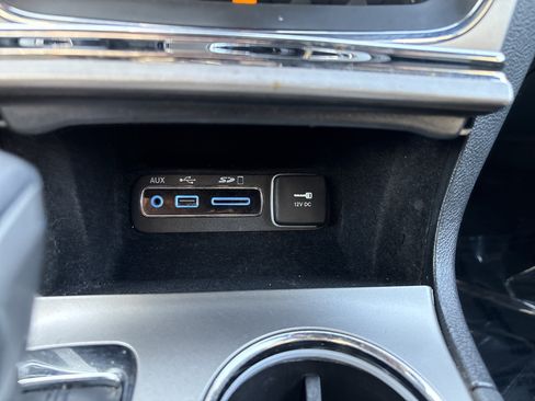 Used 2017 Jeep Grand Cherokee Altitude RWD image 27