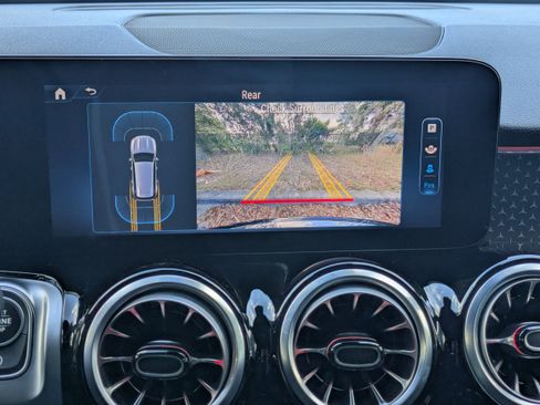 Certified 2024 Mercedes-Benz GLB 250 4MATIC image 22