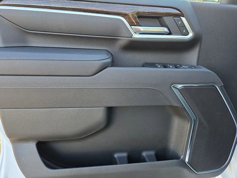 New 2025 GMC Sierra 2500 SLE w/ SLE Value Package; image 19