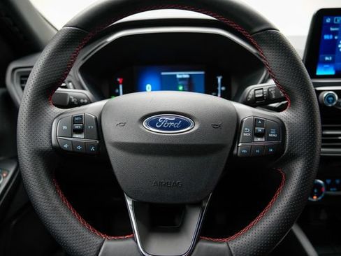 Used 2025 Ford Escape ST-Line FWD image 32
