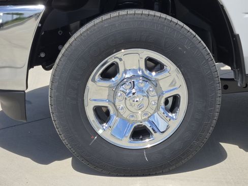 New 2026 RAM 2500 Tradesman AWD/4WD image 10
