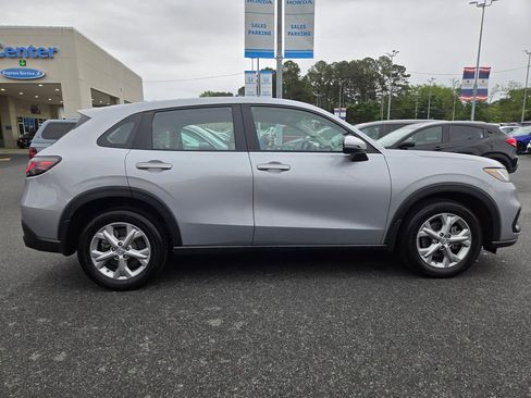 Used 2025 Honda HR-V LX image 4