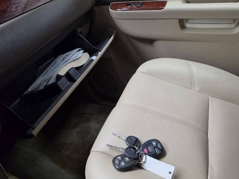 Used 2014 GMC Yukon XL SLT RWD image 24