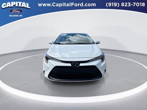 Used 2024 Toyota Corolla LE FWD image 3