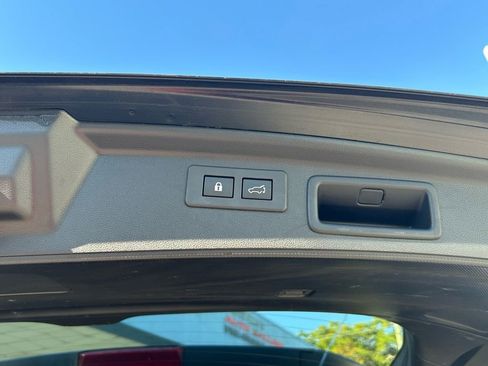 Used 2020 Subaru Forester Limited image 42