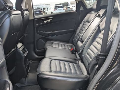 Used 2018 Ford Edge SEL w/ Equipment Group 201A FWD image 23
