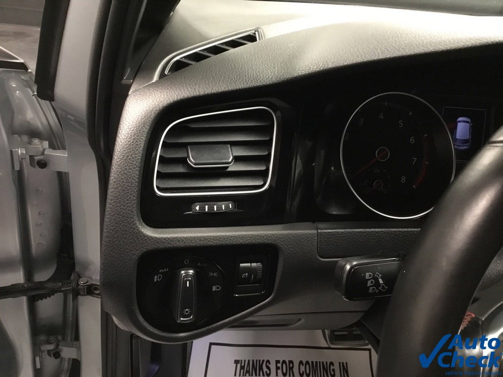Used 2017 Volkswagen GTI SE FWD image 21