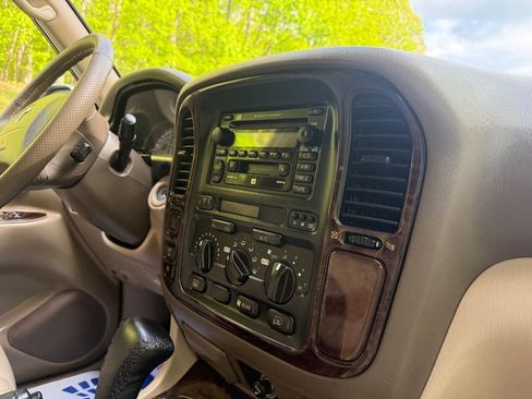 Used 2001 Toyota Land Cruiser AWD/4WD image 27