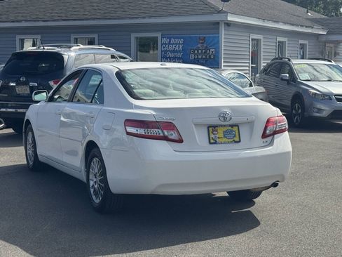 Used 2011 Toyota Camry LE FWD image 4