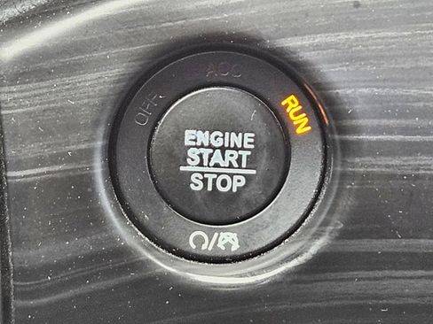 Used 2020 Jeep Grand Cherokee Altitude AWD/4WD image 21