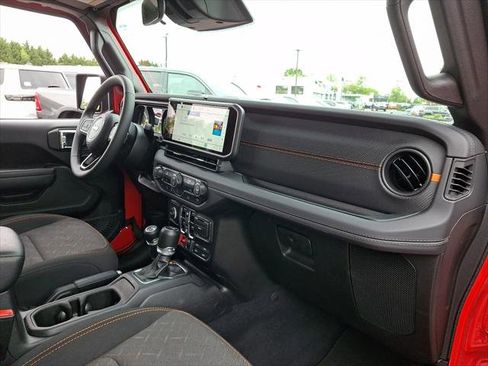 Certified 2026 Jeep Gladiator Mojave AWD/4WD image 11