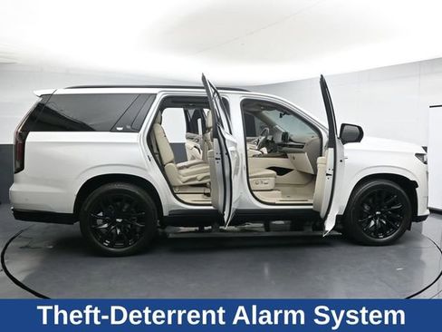 Used 2023 Cadillac Escalade Sport Platinum w/ LPO, ONYX Package AWD/4WD image 37