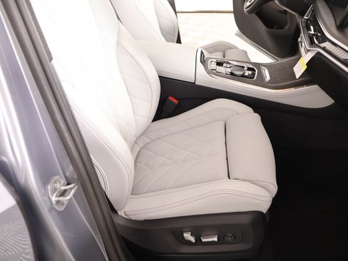New 2026 BMW X5 xDrive40i AWD/4WD image 13