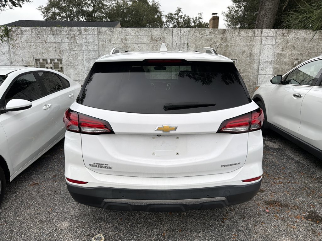 Used 2024 Chevrolet Equinox Premier FWD image 4