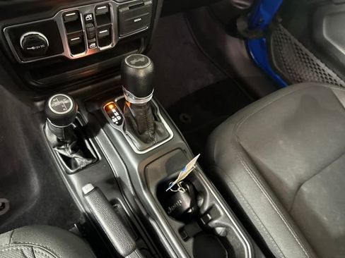 Used 2023 Jeep Wrangler Unlimited w/ Cold Weather Group image 20