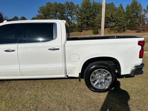 Used 2021 Chevrolet Silverado 1500 LTZ image 23