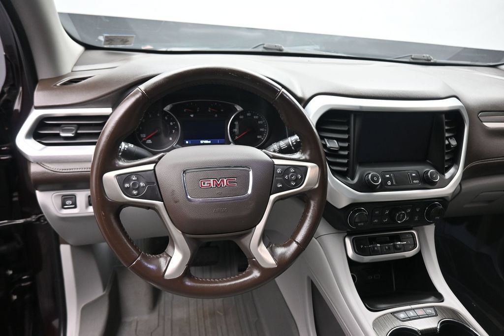 Used 2020 GMC Acadia SLT w/ Trailering Package FWD image 16