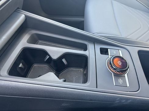 Certified 2025 Volkswagen Tiguan SE image 27