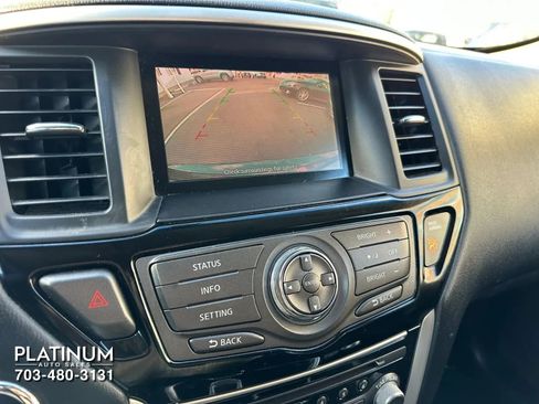 Used 2015 Nissan Pathfinder SV FWD image 9