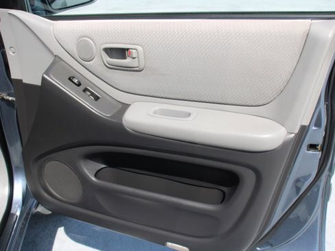 Used 2005 Toyota Highlander V6 FWD image 18