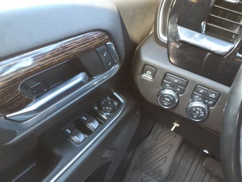 Used 2024 GMC Sierra 3500 SLE w/ SLE Convenience Package image 19