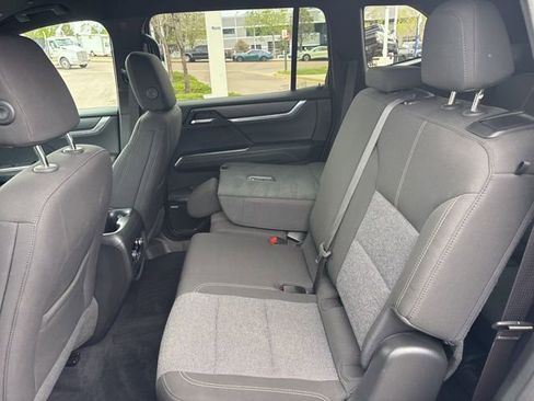 Certified 2025 GMC Acadia Elevation AWD/4WD image 15