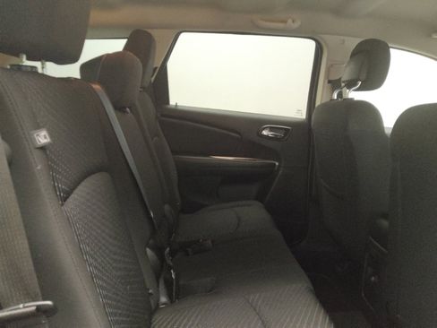 Used 2018 Dodge Journey SE image 19