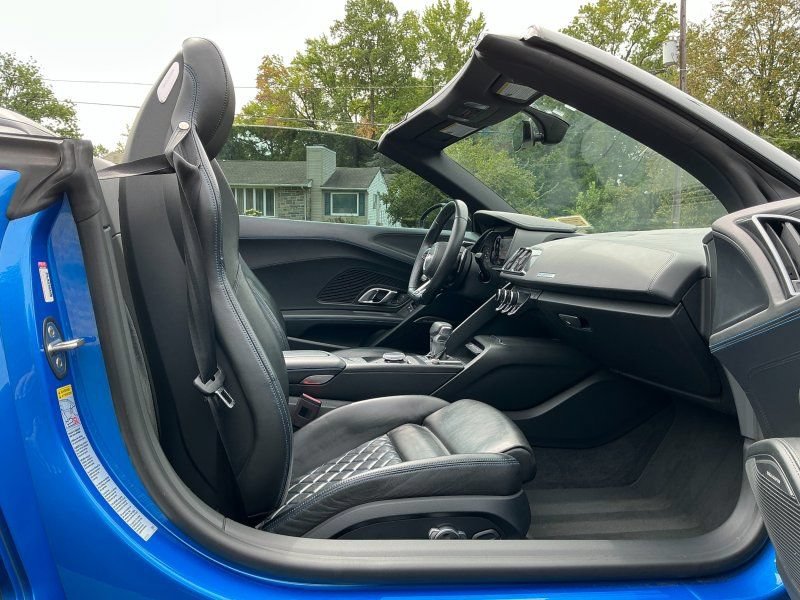 Used 2018 Audi R8 V10 AWD/4WD image 11
