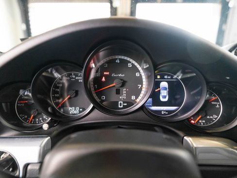 Certified 2018 Porsche 911 Turbo AWD/4WD image 34