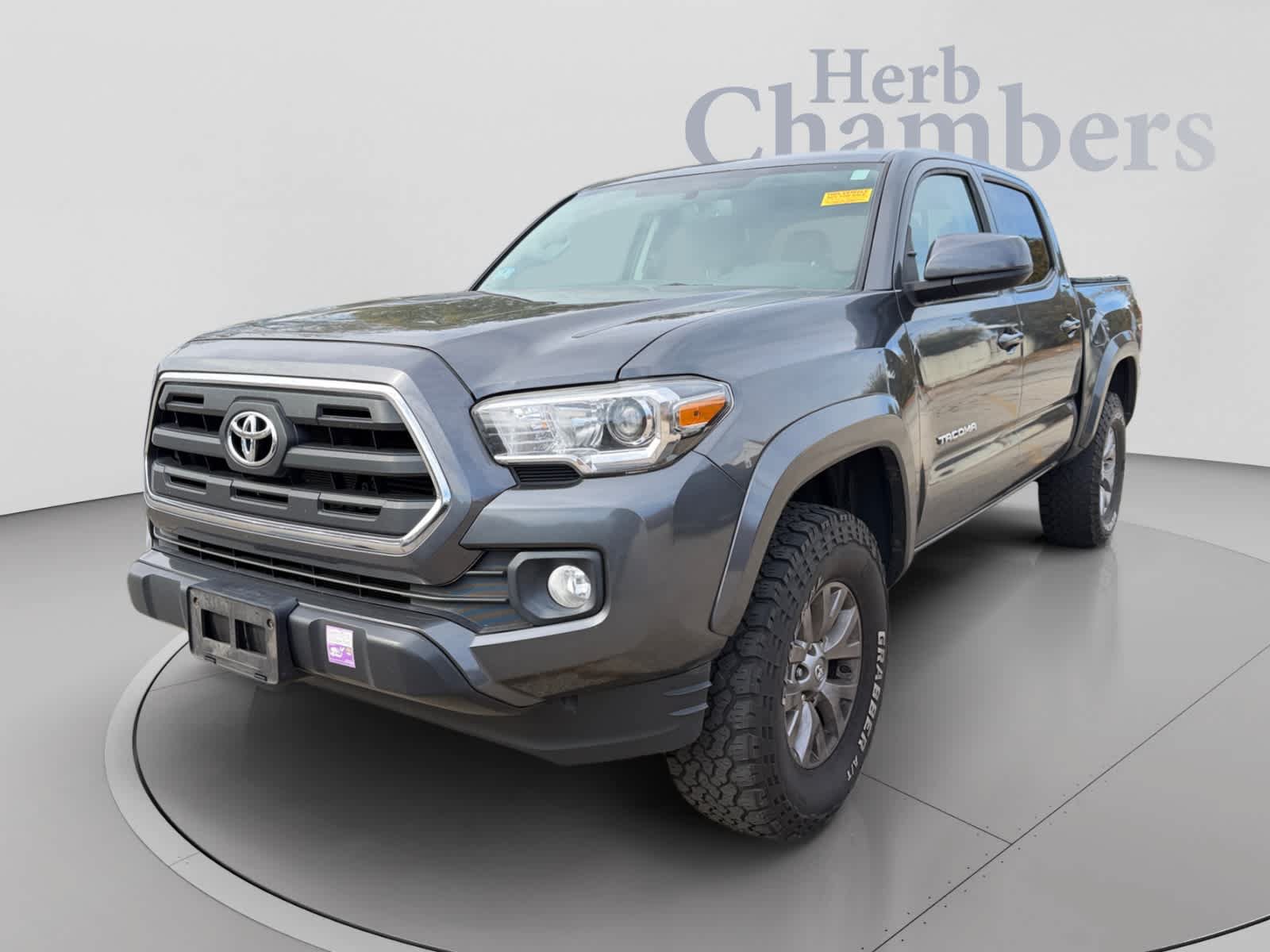Used 2017 Toyota Tacoma SR5 w/ Tow Package AWD/4WD image 3