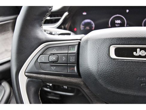 Used 2022 Jeep Grand Cherokee L Limited w/ Luxury Tech Group II image 24