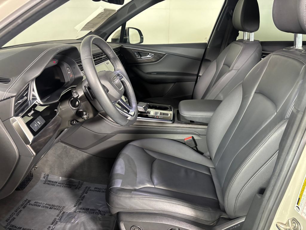 Used 2023 Audi Q7 2.0T Premium Plus w/ Premium Plus Package AWD/4WD image 9