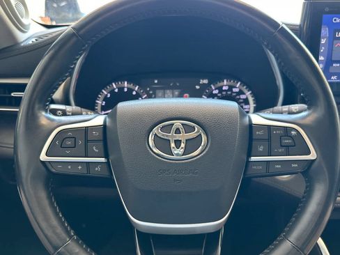 Used 2022 Toyota Highlander Platinum AWD/4WD image 24