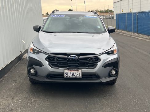 Used 2025 Subaru Crosstrek 2.5i Premium AWD/4WD image 2