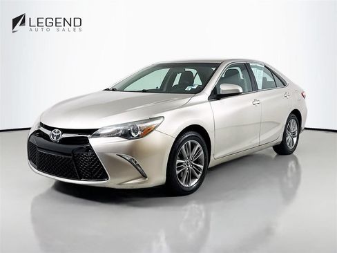 Used 2017 Toyota Camry SE FWD image 1