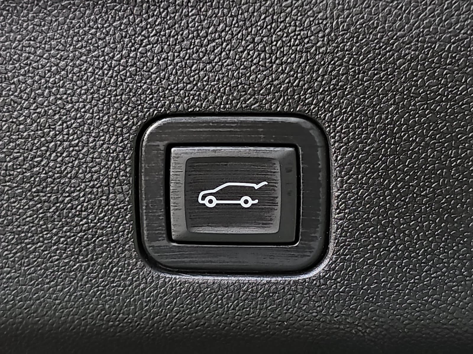 Used 2023 GMC Yukon XL Denali AWD/4WD image 13