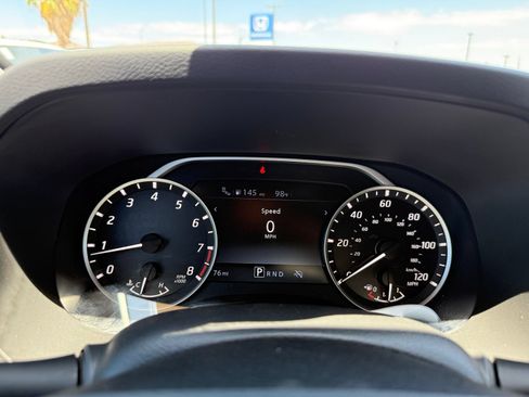 Used 2025 Nissan Frontier SV RWD image 12