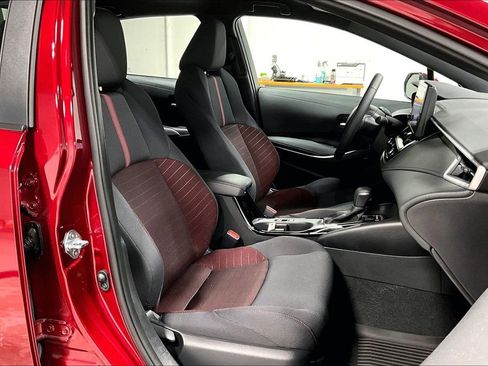 Used 2025 Toyota Corolla SE image 10