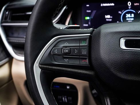 Used 2022 Jeep Grand Cherokee Limited 4xe w/ Luxury Tech Group II image 31