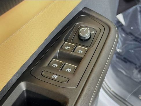 Used 2024 Volkswagen Atlas Cross Sport SEL AWD/4WD image 20