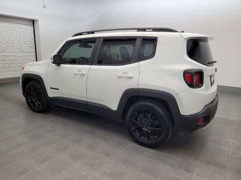 Used 2020 Jeep Renegade Altitude FWD image 3