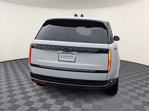 Certified 2025 Land Rover Range Rover SE AWD/4WD image 7