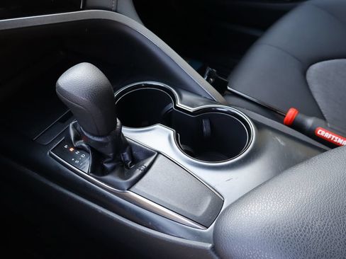 Used 2019 Toyota Camry LE FWD image 22