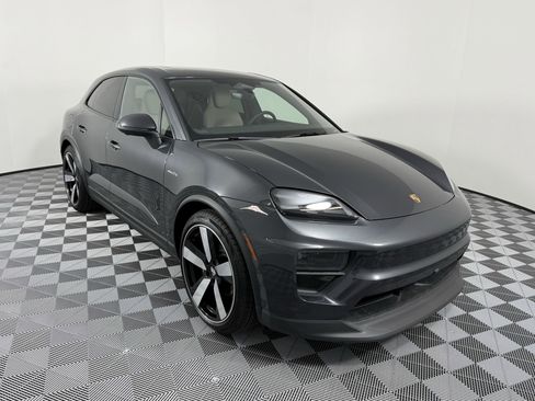 New 2025 Porsche Macan Electric image 7