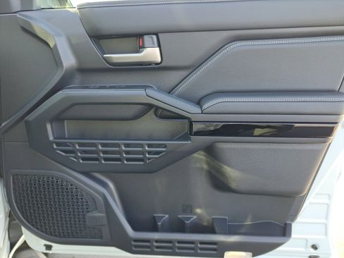 New 2025 Toyota 4Runner Limited image 32