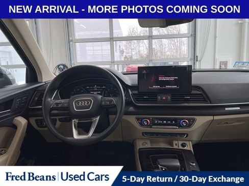 Used 2023 Audi Q5 2.0T Premium w/ Convenience Package image 13