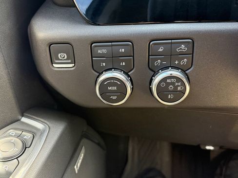 Used 2024 GMC Sierra 1500 SLT w/ SLT Premium Plus Package image 25