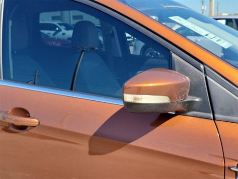 Used 2017 Ford Escape Titanium image 6